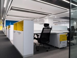 تصاویر پروژه چراغ های روشنایی دفتر مرکزی گروه نرم افزاری صحرا - صنایع روشنایی نورانه