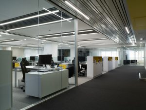 تصاویر پروژه چراغ های روشنایی دفتر مرکزی گروه نرم افزاری صحرا - صنایع روشنایی نورانه