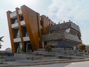 ساختمان فب - چراغ خطی لاین نورانه بهمراه چراغ لنزا