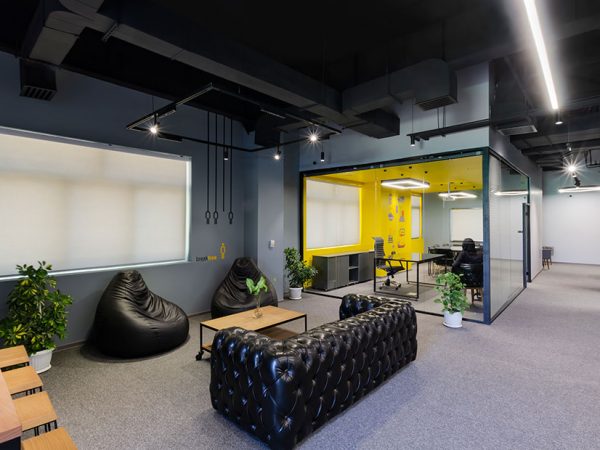 دفتر اداری شرکت الوند مولتی ترک لنزا یونیک نورانه