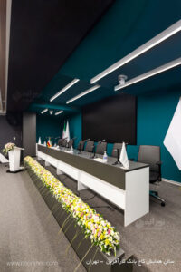 چراغ خطی لاین ، سالن همایش کاج بانک کارآفرین لاین روکار نور خطی نورانه