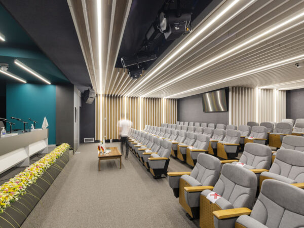 تهران سالن همایش کاج بانک کارآفرین لاین روکار نور خطی نورانه