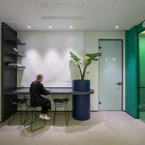 چراغ دارک لایت تریمو ، دفتر اداری قبادیان، نورانه