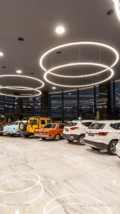 نورپردازی نمایشگاه ماشین بنتلی با چراغ رینگو نورانه